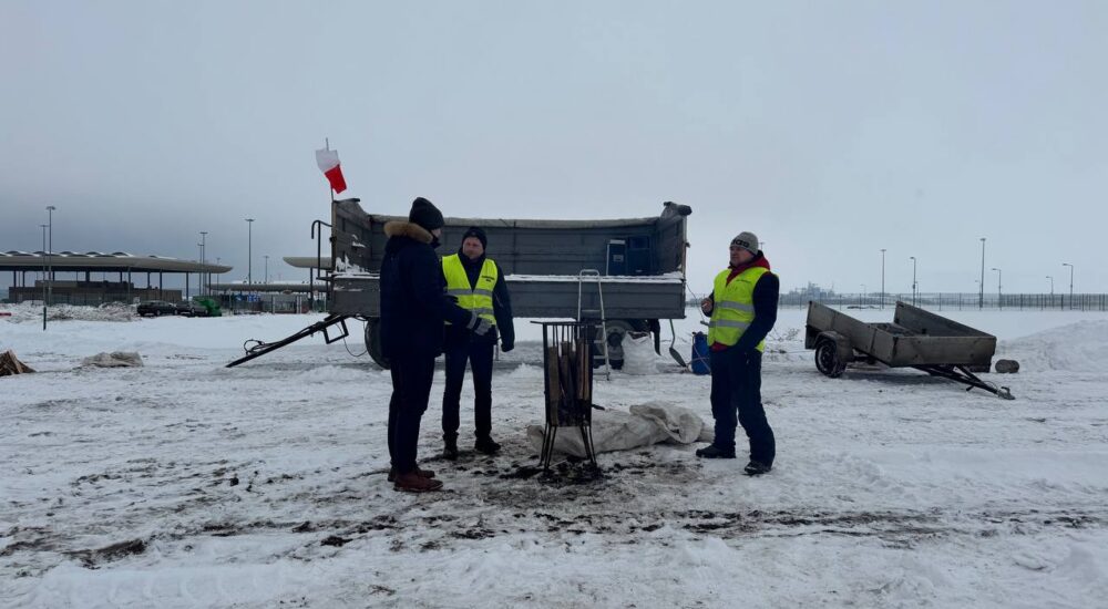 Польські фермери провели акцію протесту біля кордону з Україною: як це було