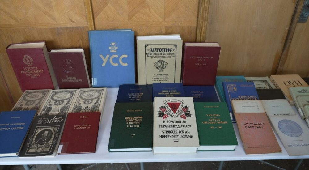 Музей у Тернополі поповнився унікальними матеріалами від діаспори з Торонто