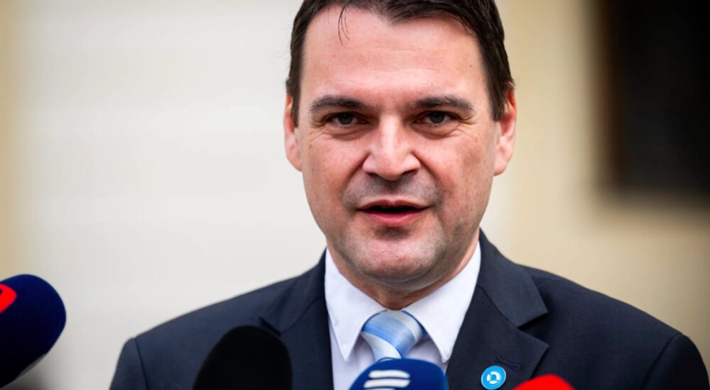 Глава МЗС Чехії заявив, що ігноруватиме президента країни на тлі загострення конфлікту