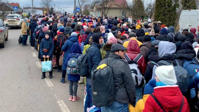 Українці, які виїхали через війну, можуть подати заяви до Міжнародного реєстру збитків