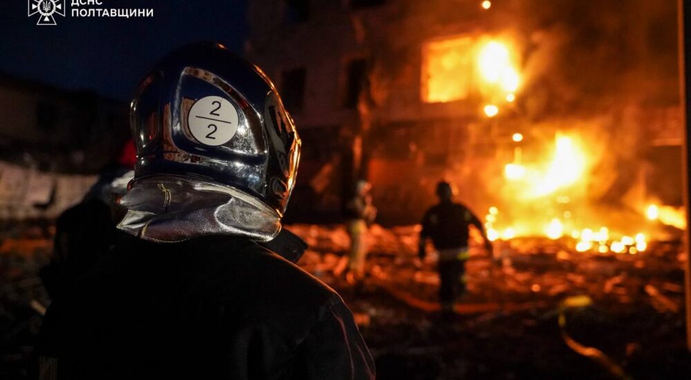 Атака на Запоріжжя: один загиблий і 9 постраждалих, пошкоджені 20 будинків і АЗС (ВІДЕО)