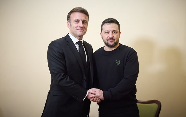 Зеленський прибув до Парижа для зустрічі з Макроном