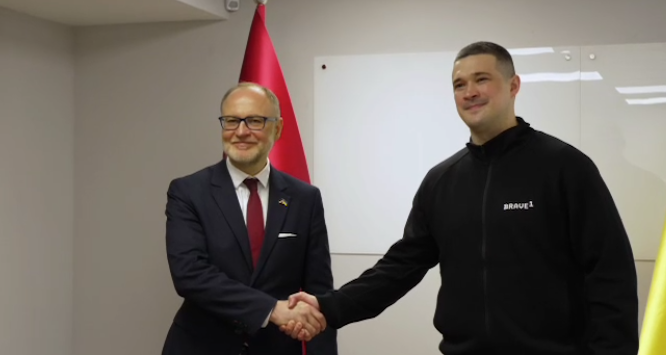 Латвія розпочала передавати Україні партії бойових бронемашин CVR(T)