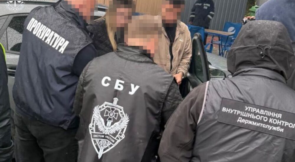 Колишнього митника у Львові судитимуть за $15 тис. хабаря