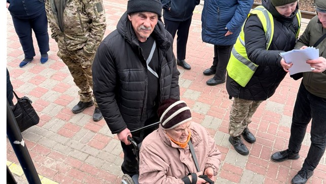 Із Донеччини вивезли 39 людей: серед пасажирів маломобільні люди, діти та домашні тварини