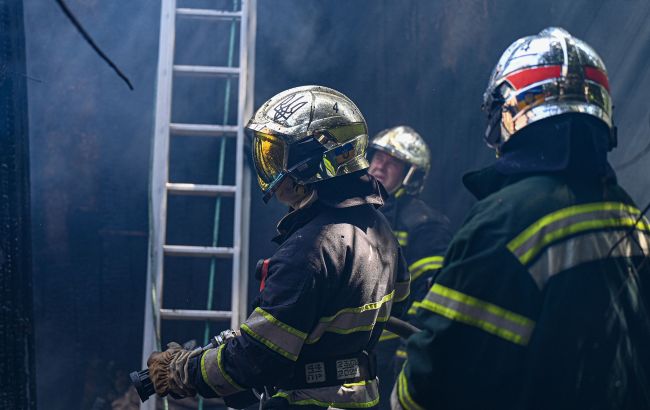 На Одещині внаслідок масованої атаки пошкоджена портова інфраструктура та склад на її території