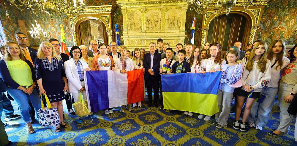 Діти із Сум стали почесними гостями на історичному святі у французькому Орлеані