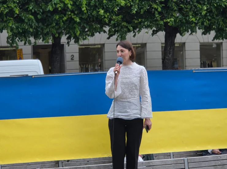 «Справжній друг, на якого можна покластися»: Ілона Гавронська виступила на мітингу на підтримку України у Стокгольмі