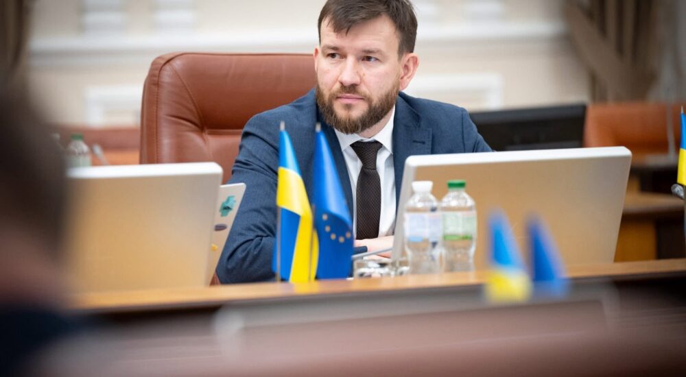 «У кожній громаді має бути простір підтримки»: Денис Улютін про рішення уряду щодо Центрів життєстійкості